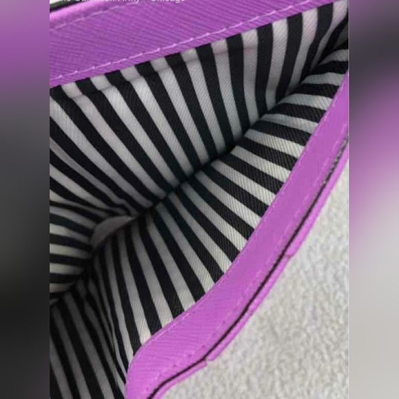 Kate Spade New York Adalyn Purple Zipper Leather Lined Wristlet Wallet - Picture 6 of 10